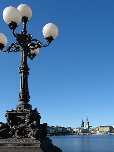 Laterne und Binnenalster - Hamburg (Hamburg)