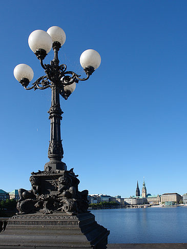 Laterne und Binnenalster - Hamburg (Hamburg)