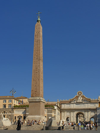 Obelisk mit dem Porta del Popolo - Latium (Rom) (Rom)