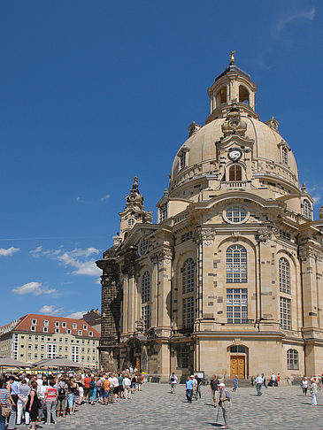 Frauenkirche und Neumarkt Foto 