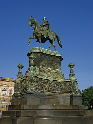 Fotos König-Johann-Statue