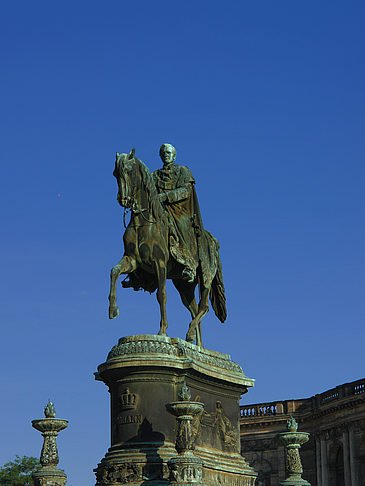 Fotos König-Johann-Statue