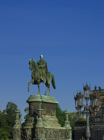 Foto König-Johann-Statue