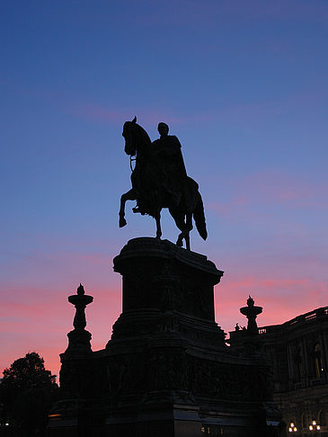 Foto König-Johann-Statue bei Sonnenuntergang - Dresden