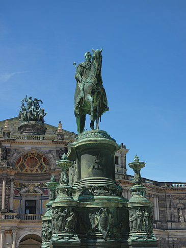 Fotos König-Johann-Statue