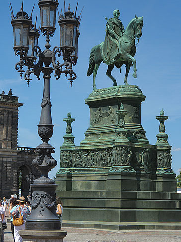 Fotos König-Johann-Statue