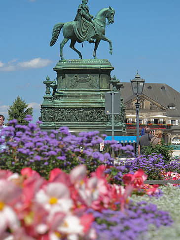 Foto König-Johann-Statue