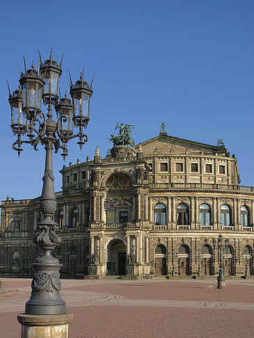 Semperoper mit Laterne Fotos