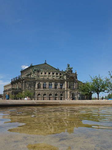 Fotos Semperoper mit Springbrunnen | Dresden