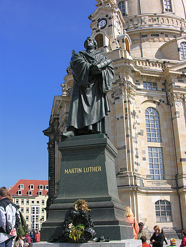 Martin Luther Denkmal an der Frauenkirche Foto 