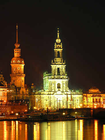 Hofkirche bei Nacht Fotos