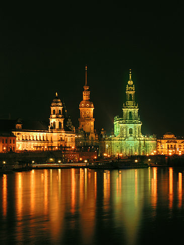 Hofkirche bei Nacht