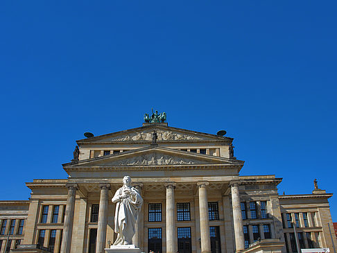 Schillerdenkmal mit Konzerthaus - Berlin (Berlin)