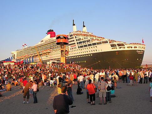 Foto Queen Mary 2 - Volksfest