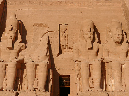 Tempel mit Touristen - Landesinnere (Abu Simbel)