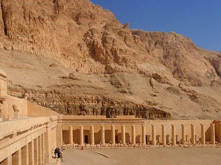 Eingang zu Tempel der Hatschepsut - Landesinnere