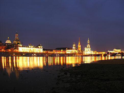 Brühlsche Terrasse bei Nacht