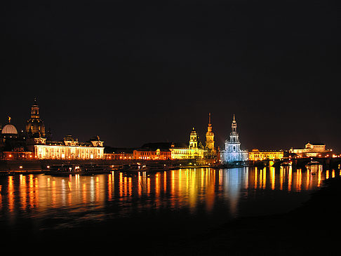 Fotos Brühlsche Terrasse bei Nacht