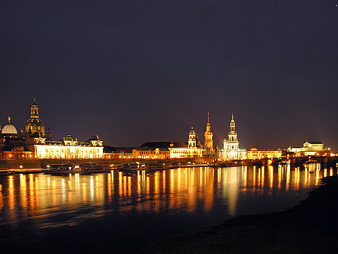 Brühlsche Terrasse bei Nacht Foto 