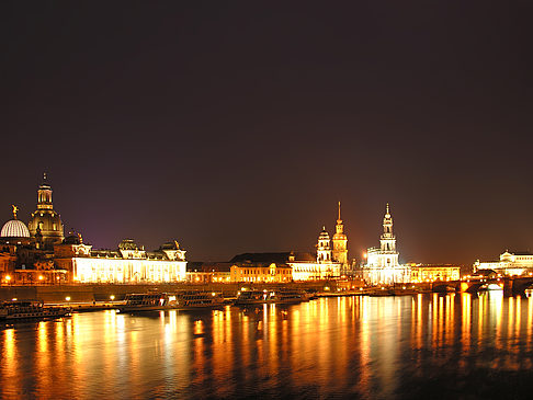 Brühlsche Terrasse bei Nacht Fotos