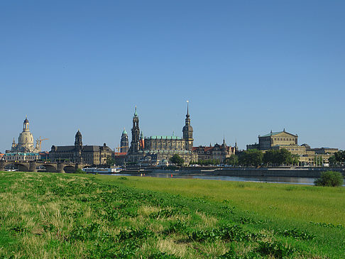 Canalettoblick mit Wiese - Sachsen (Dresden)