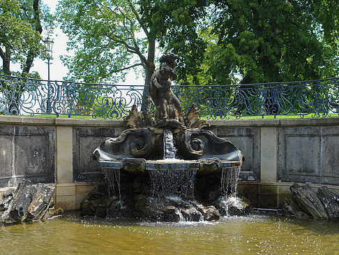 Delphinbrunnen