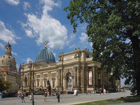 Frauenkirche und Kunstakademie Foto 