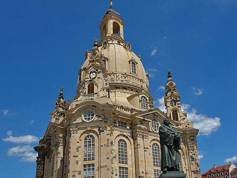 Frauenkirche und Lutherdenkmal Foto 