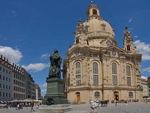 Frauenkirche und Neumarkt Foto 