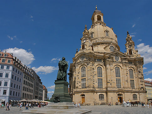 Frauenkirche und Neumarkt Foto 