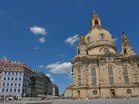 Frauenkirche und Neumarkt Foto 