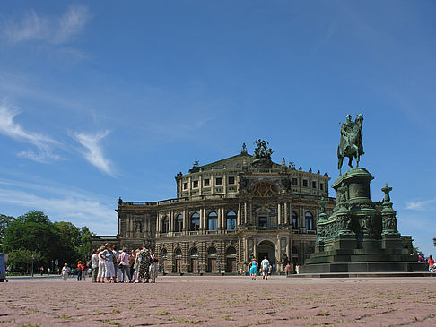 Fotos König-Johann-Statue mit Semperoper | Dresden