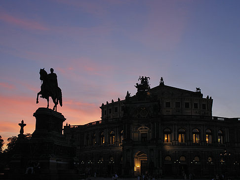 Fotos Statue und Semperoper | Dresden