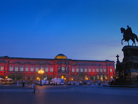 Foto Statue und Zwinger