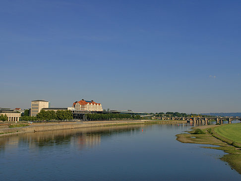 Blick auf die Marienbrücke Fotos