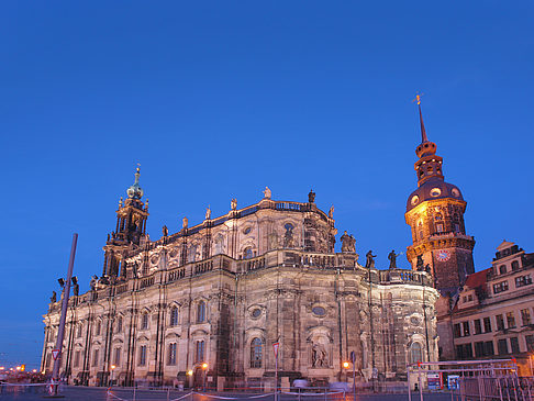 Foto Schloss und Hofkirche am Abend - Dresden