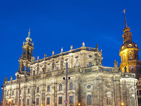 Foto Schloss und Hofkirche am Abend - Dresden