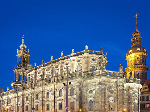 Foto Schloss und Hofkirche am Abend - Dresden