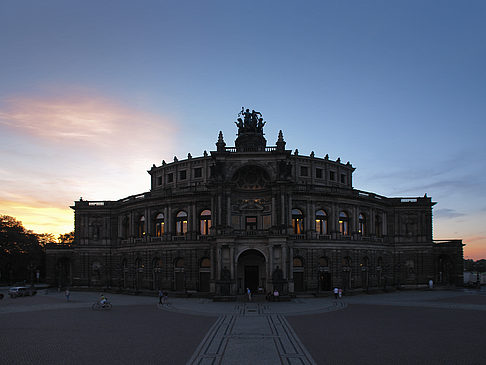 Fotos Semperoper abends