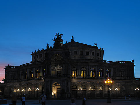 Fotos Semperoper abends