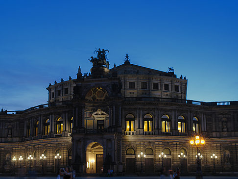 Fotos Semperoper abends