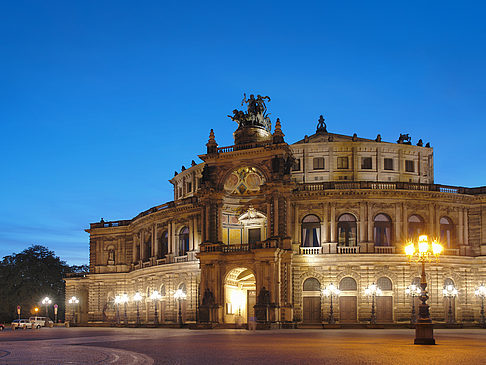 Semperoper bei Nacht Fotos