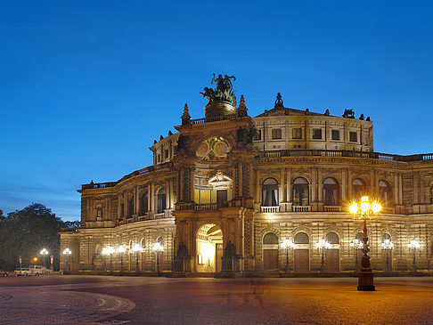 Semperoper bei Nacht Fotos