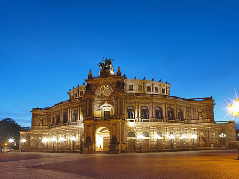 Foto Semperoper bei Nacht