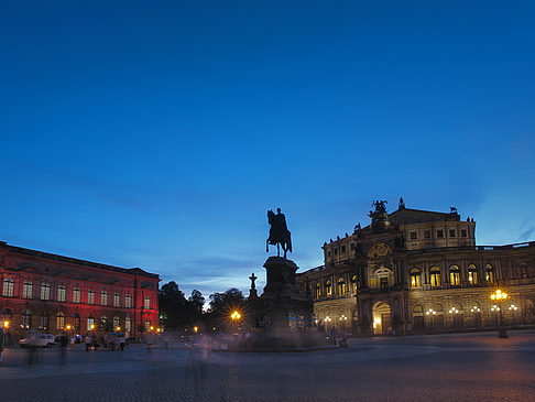 Theaterplatz abends