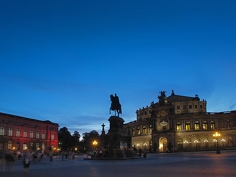 Foto Theaterplatz abends - Dresden