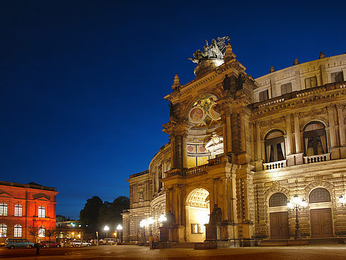 Theaterplatz nachts