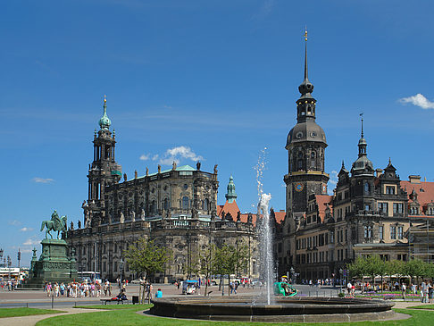 Schloss und Hofkirche Fotos