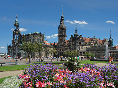 Schloss und Hofkirche Fotos