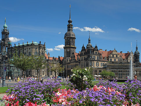 Schloss und Hofkirche Fotos